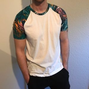 Tropical sleeved t-shirt